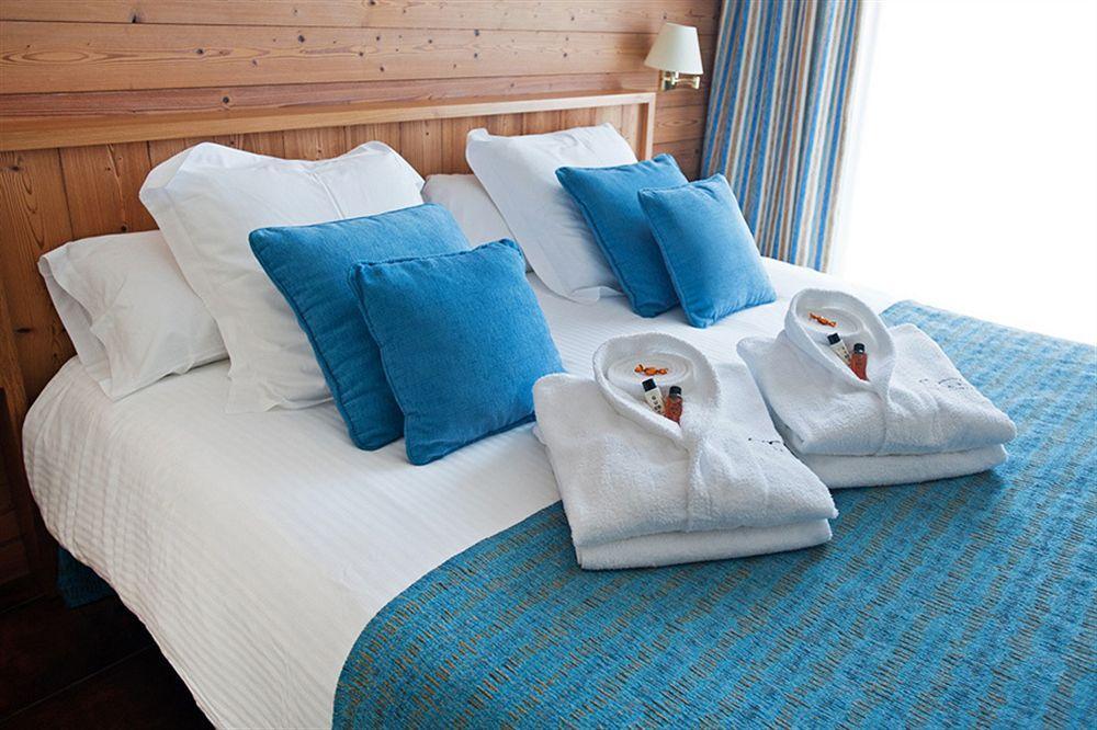 Hotel La Placa Garriguella Eksteriør billede