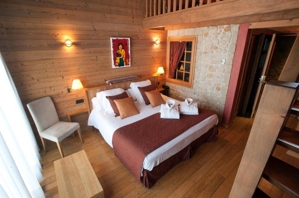 Hotel La Placa Garriguella Eksteriør billede