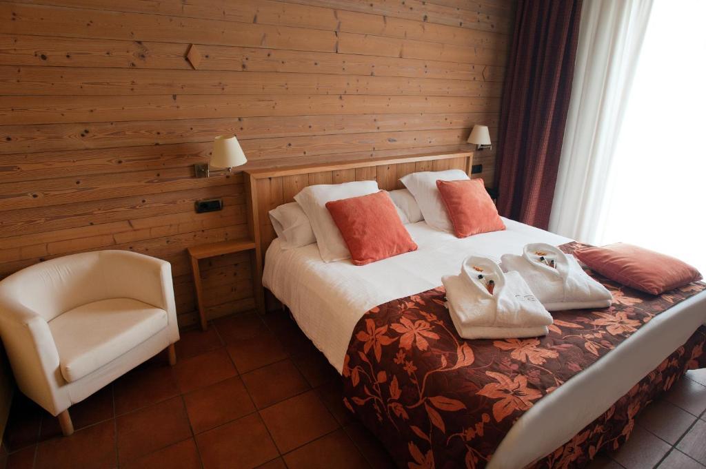 Hotel La Placa Garriguella Værelse billede
